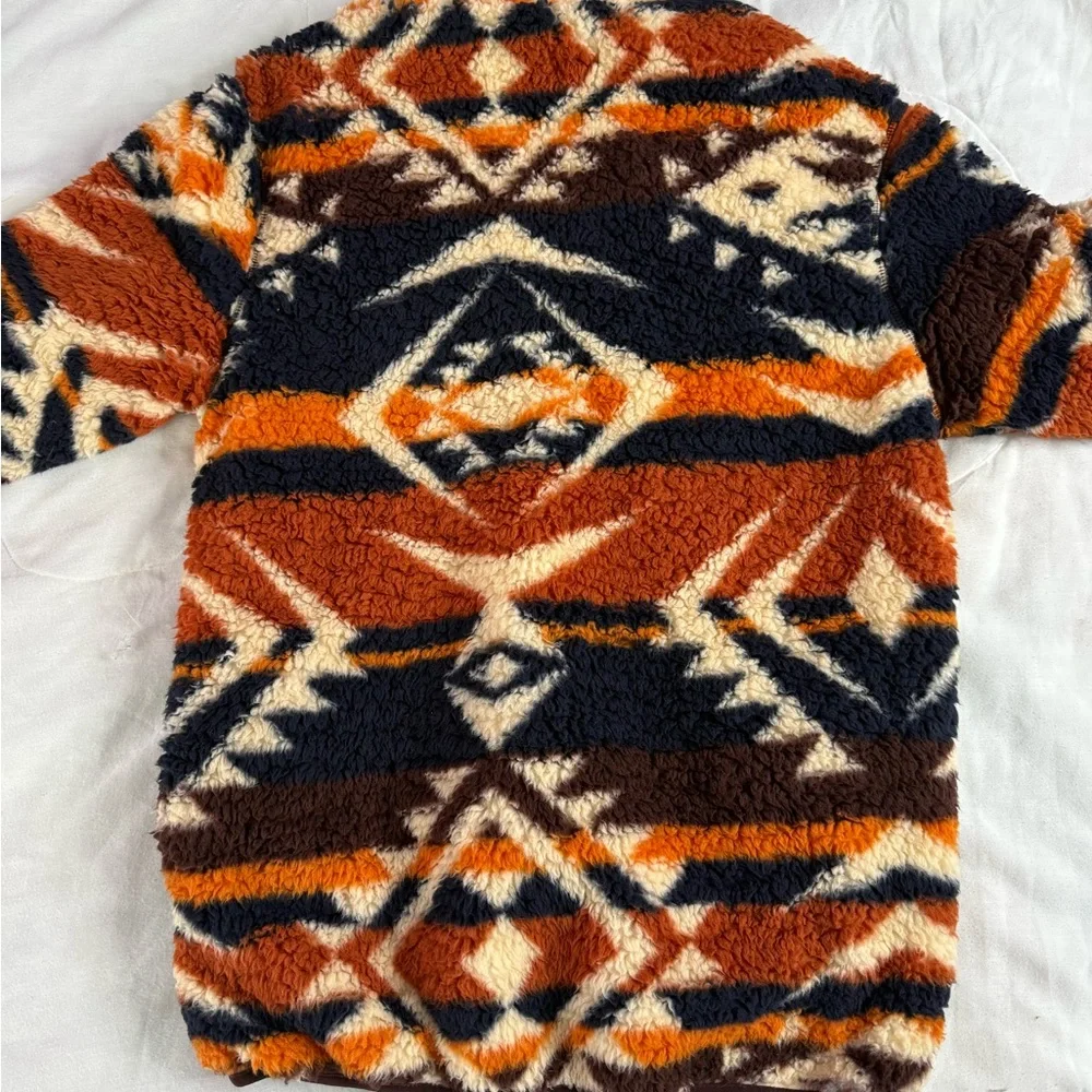 Aztec Patterned Fleece Sweater - Picture 2 of 4